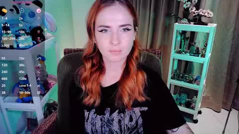 Snapshot of shyfoxxxy chatting on 05.12.26 Effie online show from 05.12.26