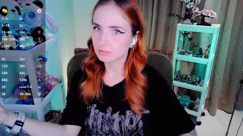 Snapshot of shyfoxxxy chatting on 05.15.26 Effie online show from 05.15.26