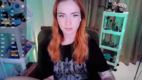 Snapshot of shyfoxxxy chatting on 05.20.26 Effie online show from 05.20.26