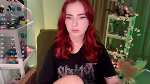 Snapshot of shyfoxxxy chatting on 06.14.26 Effie online show from 06.14.26