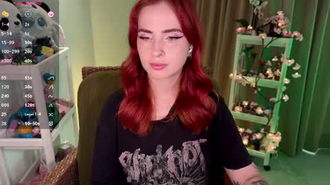 Snapshot of shyfoxxxy chatting on 06.24.26 Effie online show from 06.24.26