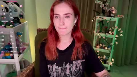 Snapshot of shyfoxxxy chatting on 07.12.26 Effie online show from 07.12.26