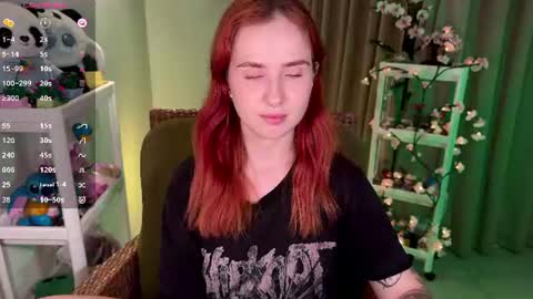 Snapshot of shyfoxxxy chatting on 07.16.26 Effie online show from 07.16.26