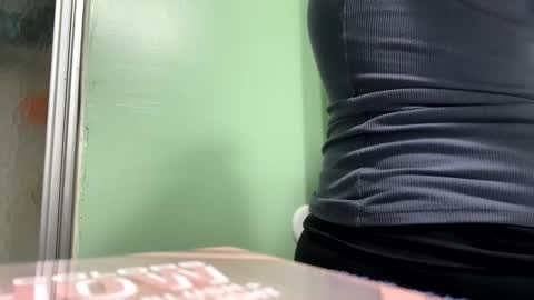 Snapshot of shyg1r1 chatting on 01.08.25 Sasha online show from 01.08.25