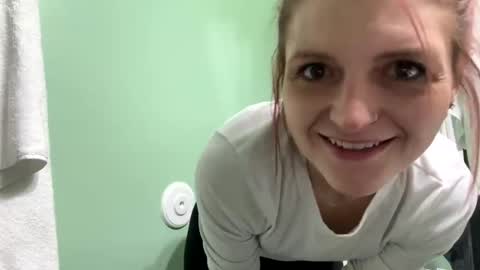 Snapshot of shyg1r1 chatting on 01.12.25 Sasha online show from 01.12.25