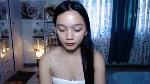 Snapshot of shygirl_lyn chatting on 06.01.26 lyn online show from 06.01.26
