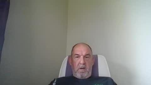 Snapshot of shyguytm chatting on 02.14.25 shyguytm online show from 02.14.25