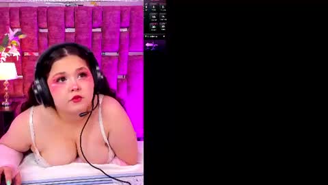 Snapshot of shylysweet chatting on 07.21.26 Shyly online show from 07.21.26