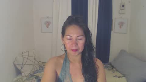 Snapshot of shyn_ann chatting on 12.19.24 shyn_ann online show from 12.19.24