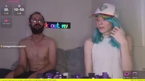 Snapshot of shyohiogirl chatting on 06.20.26 Hippie online show from 06.20.26