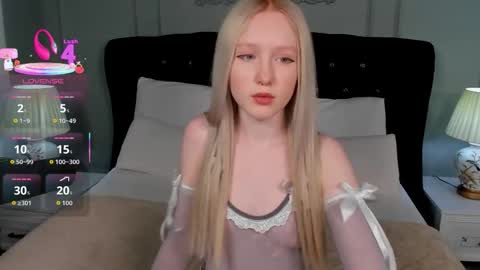 Snapshot of sia_hart chatting on 02.01.26 Sia online show from 02.01.26