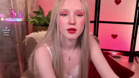 Snapshot of sia_hart chatting on 02.11.26 Sia online show from 02.11.26