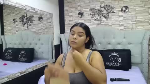 Snapshot of siacavad_sex chatting on 10.14.25 Alicia online show from 10.14.25