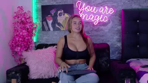 siamarlin online show from 11.04.25