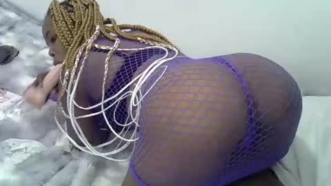 Snapshot of sianrazia_ chatting on 09.17.25 Sianrazia online show from 09.17.25