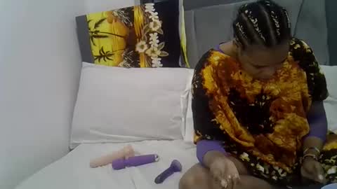 Snapshot of sianrazia_ chatting on 05.19.26 Sianrazia online show from 05.19.26