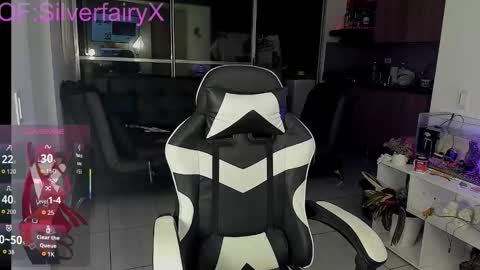 Snapshot of sickfairyx chatting on 09.28.25 Mich online show from 09.28.25