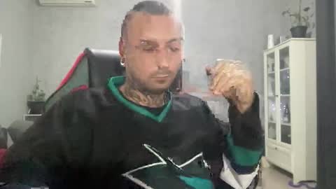 sidvicious23cm online show from 12.22.25