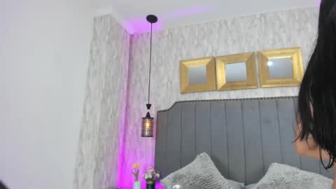 Snapshot of sienna_lorengb chatting on 01.08.25 Camila Vargas online show from 01.08.25