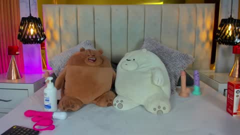 Snapshot of sienna_lorengb chatting on 01.18.25 Camila Vargas online show from 01.18.25