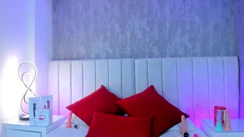 Snapshot of sienna_lorengb chatting on 02.11.25 Camila Vargas online show from 02.11.25