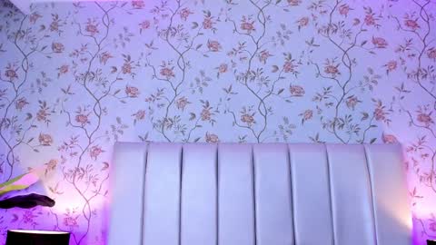 Snapshot of sienna_lorengb chatting on 02.18.25 Camila Vargas online show from 02.18.25