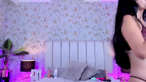 Snapshot of sienna_lorengb chatting on 02.24.25 Camila Vargas online show from 02.24.25