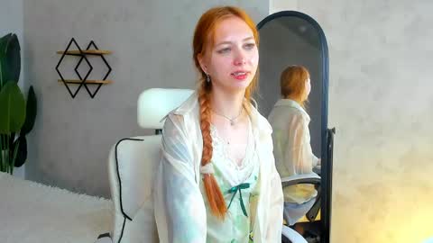 Snapshot of sienna_nyx chatting on 04.16.26 Sienna online show from 04.16.26