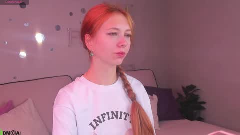 Snapshot of sienna_nyx chatting on 06.07.26 Sienna online show from 06.07.26
