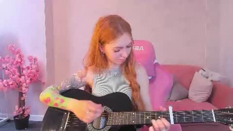 Snapshot of sienna_nyx chatting on 06.26.26 Sienna online show from 06.26.26