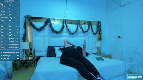 Sienna  online show from 12.22.25