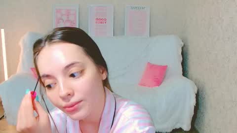 Snapshot of siennamia chatting on 06.08.26 Sienna Mia online show from 06.08.26