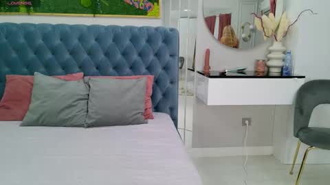 Sienna online show from 09.23.25