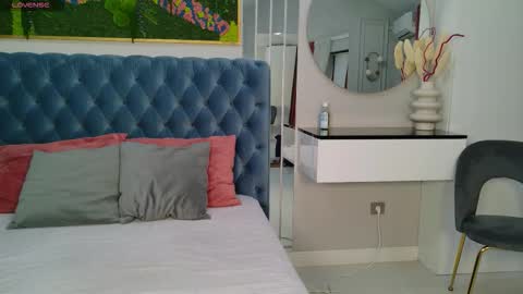 Sienna online show from 02.19.26