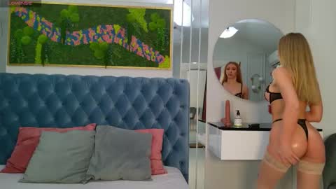 Sienna online show from 03.10.26