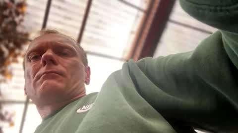 Snapshot of siergiej6969 chatting on 11.12.25 R online show from 11.12.25