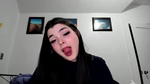 Snapshot of sierrasquirter chatting on 01.29.25 Sierra online show from 01.29.25