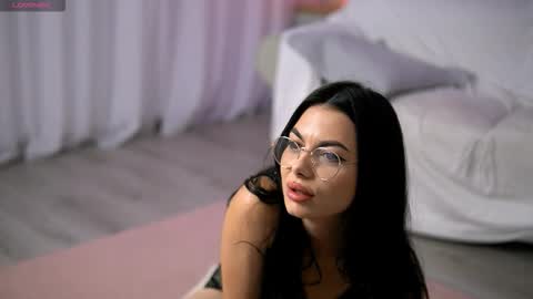 Snapshot of sierravyx chatting on 09.26.25 Maria online show from 09.26.25