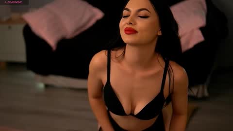 Snapshot of sierravyx chatting on 10.15.25 Maria online show from 10.15.25