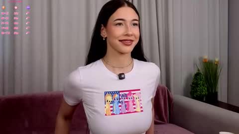 Snapshot of signehinz chatting on 02.23.26 Eva online show from 02.23.26