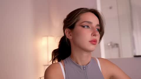 Snapshot of silent_chill chatting on 01.10.25 Chilli online show from 01.10.25