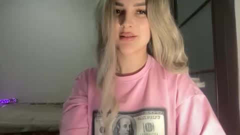 silkybabe19 online show from 12.19.25