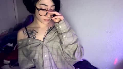 Snapshot of silkymommi chatting on 01.31.25 SweettHoney online show from 01.31.25