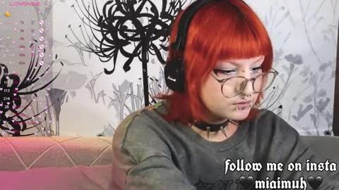 Snapshot of silly_soul chatting on 09.25.25 Mia online show from 09.25.25