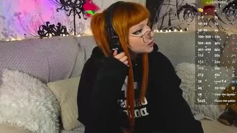 Snapshot of silly_soul chatting on 05.30.26 Mia online show from 05.30.26