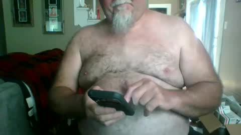 Snapshot of silverdadbod26 chatting on 07.10.26 silverdadbod26 online show from 07.10.26