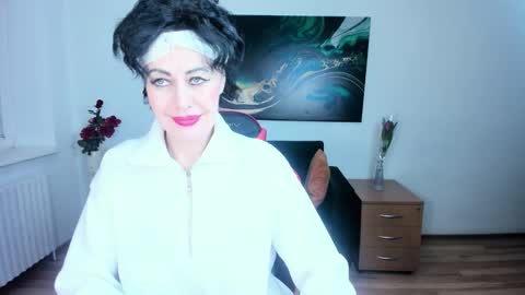 Silvia Wallec online show from 03.09.26