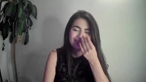 Snapshot of silviecollins chatting on 01.07.25 Silvie online show from 01.07.25