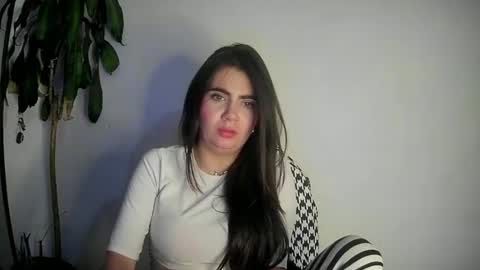 Snapshot of silviecollins chatting on 01.15.25 Silvie online show from 01.15.25