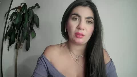 Snapshot of silviecollins chatting on 01.28.25 Silvie online show from 01.28.25